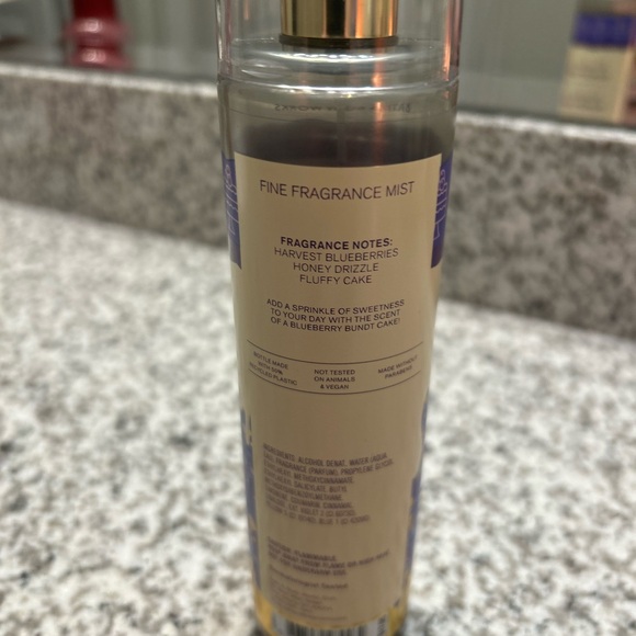 Bath & Body Works Blueberry Bundt Cake Fragrance Mist - Picture 3 of 3